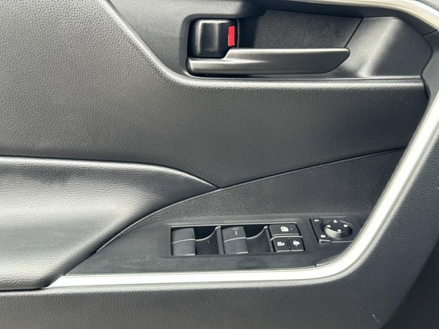 Used 2024 Toyota RAV4 LE image 17