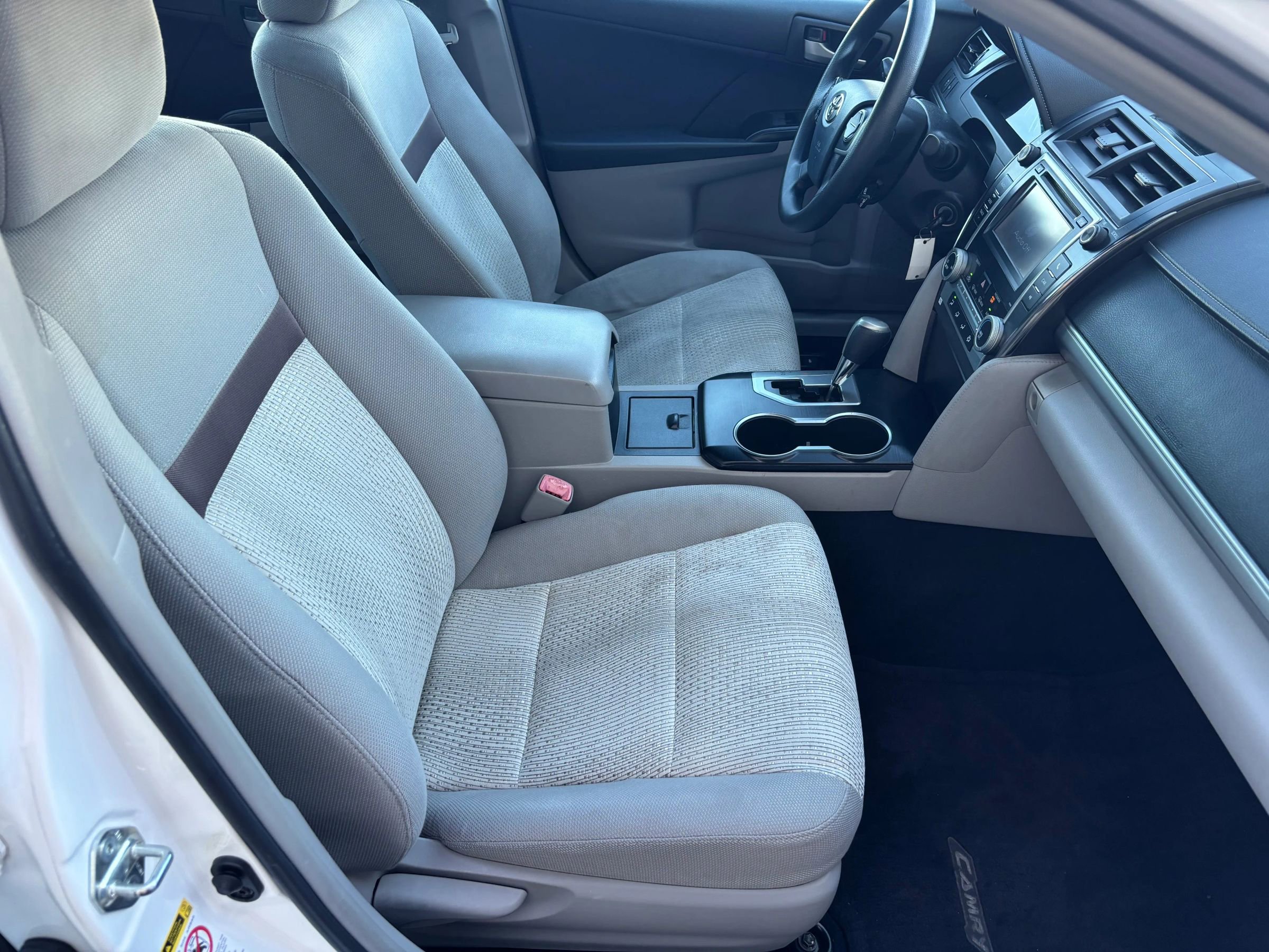 Used 2012 Toyota Camry LE image 11