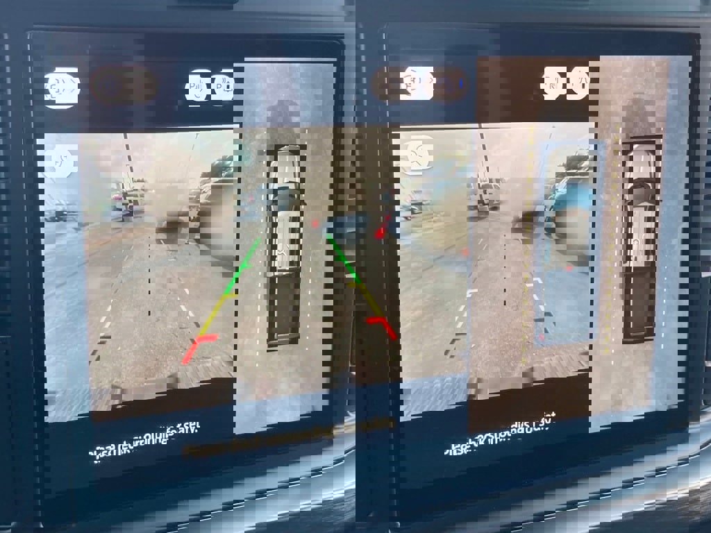 Used 2025 Ford F250 Lariat w/ Chrome Package image 24