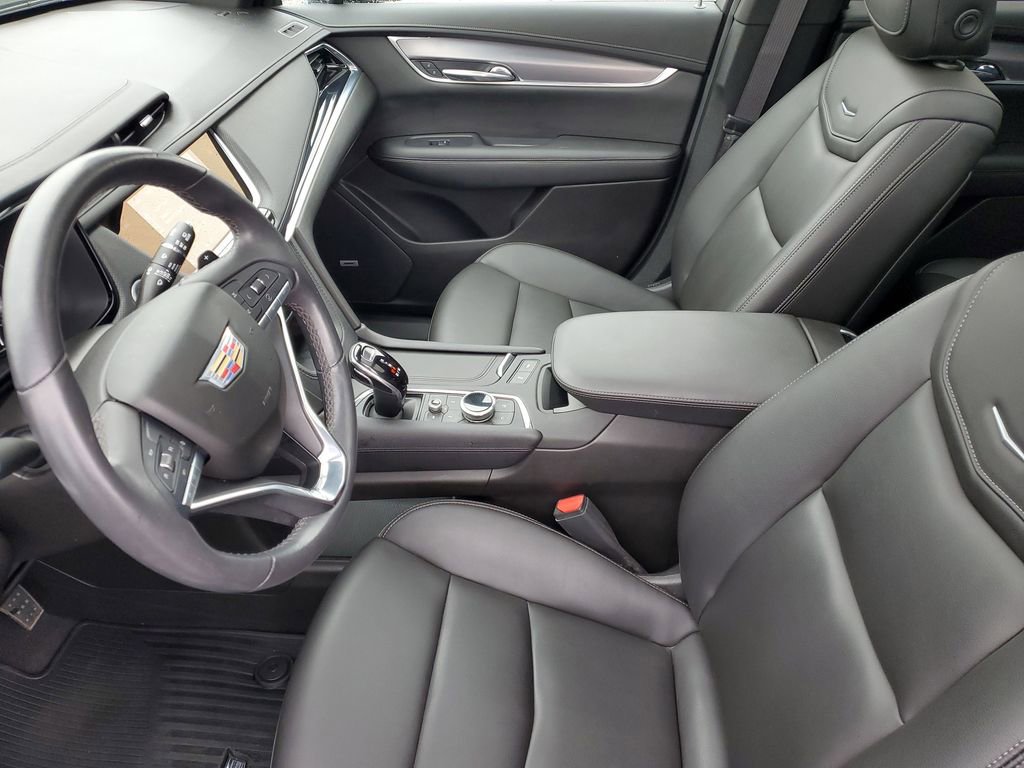 Used 2024 Cadillac XT6 Luxury AWD/4WD image 5