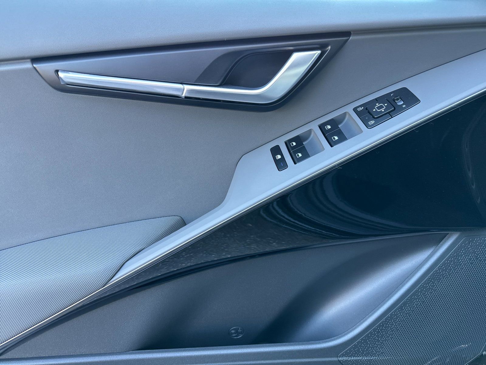 New 2025 Kia Niro EX image 10