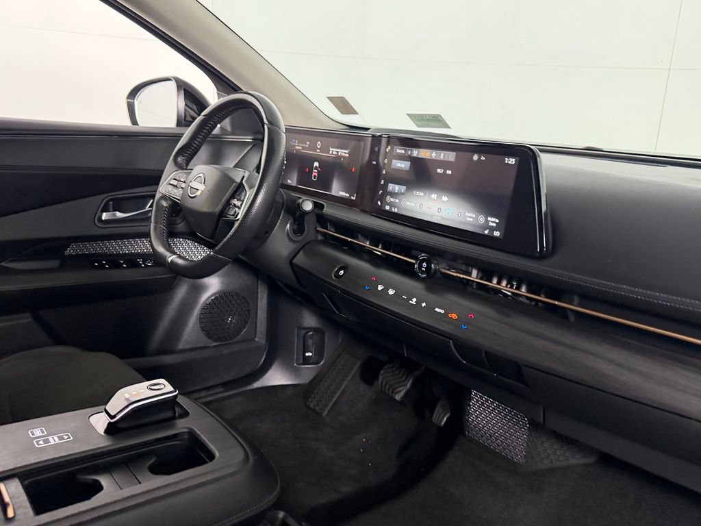 Used 2023 Nissan Ariya AWD image 29