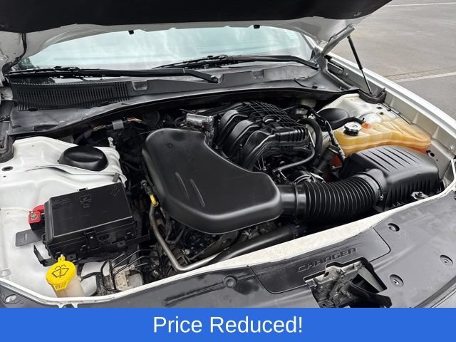Used 2015 Dodge Charger SE RWD image 29