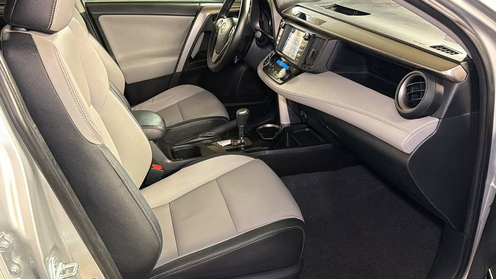 Used 2016 Toyota RAV4 Limited image 10