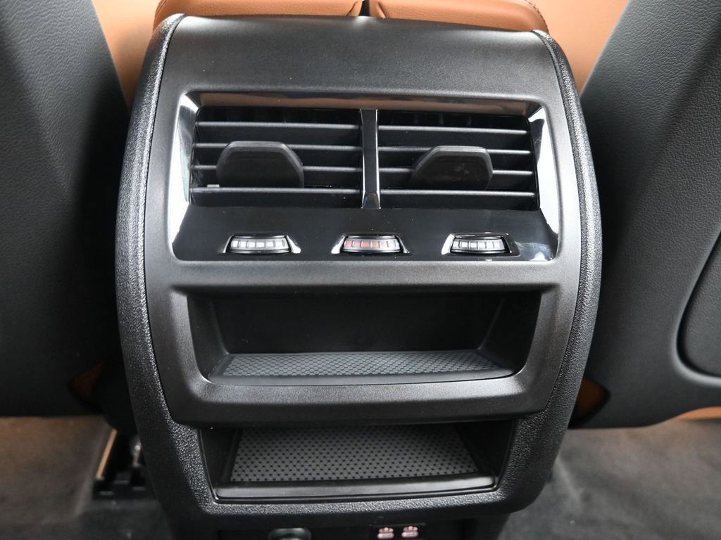 New 2026 BMW X5 xDrive50e w/ Premium Package AWD/4WD image 32