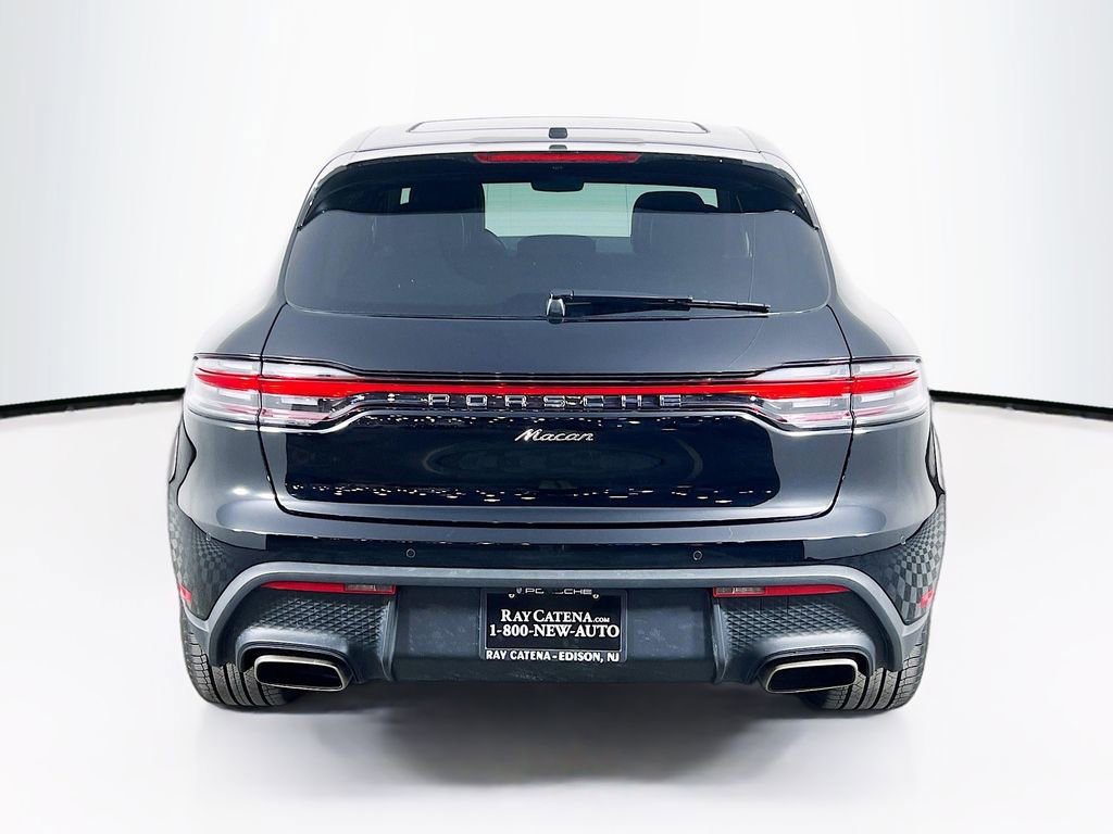 Certified 2025 Porsche Macan AWD/4WD image 10