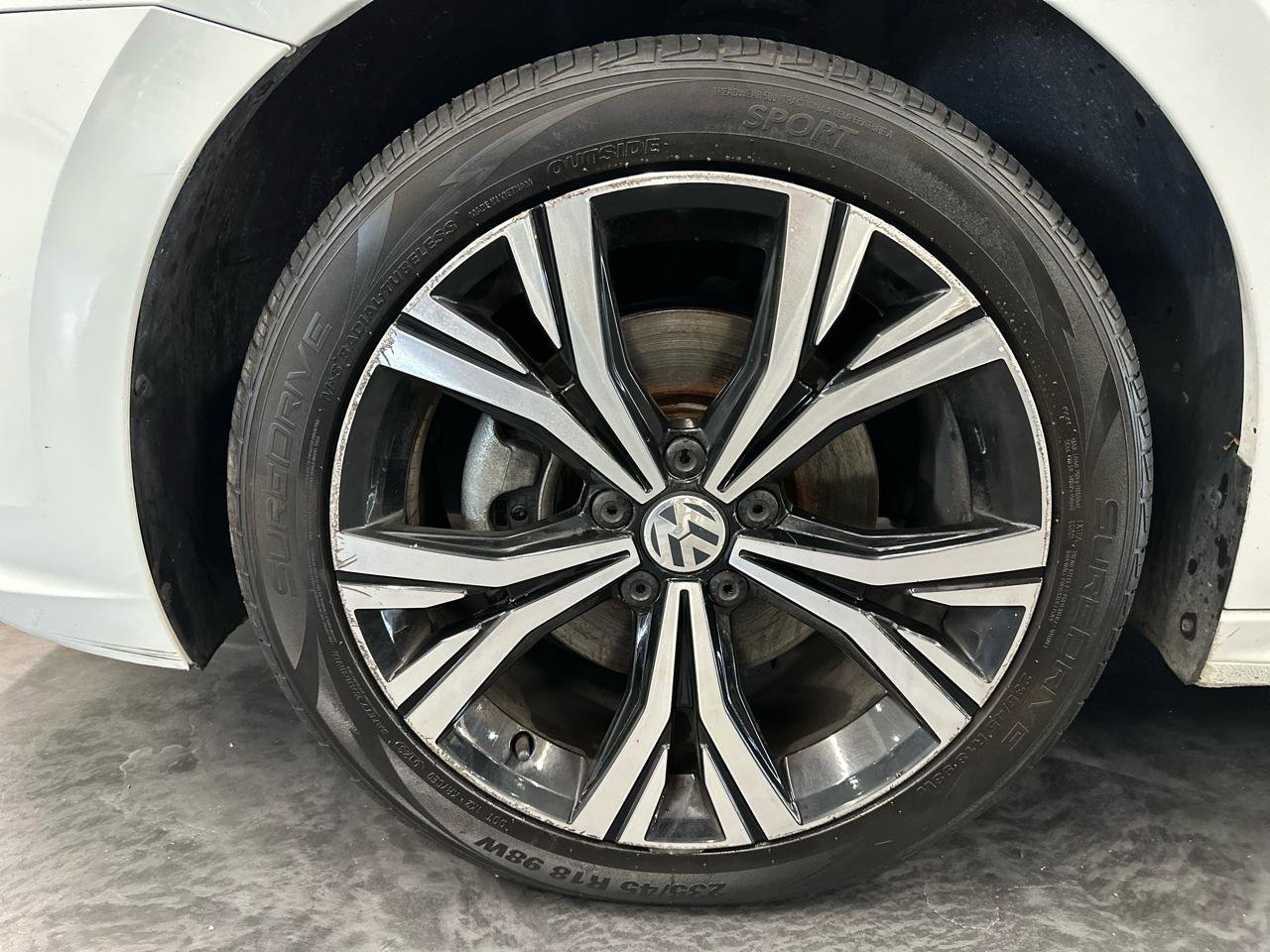 Used 2021 Volkswagen Passat 2.0T SE FWD image 9