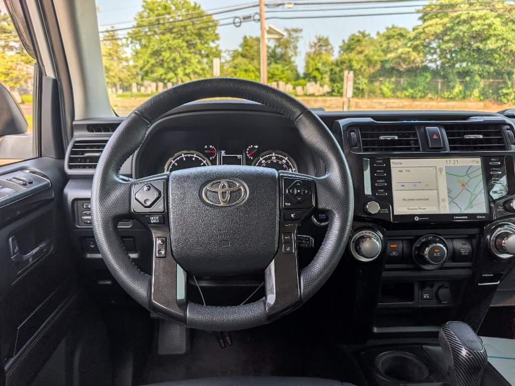 Used 2020 Toyota 4Runner Venture w/ Moonroof Package AWD/4WD image 30