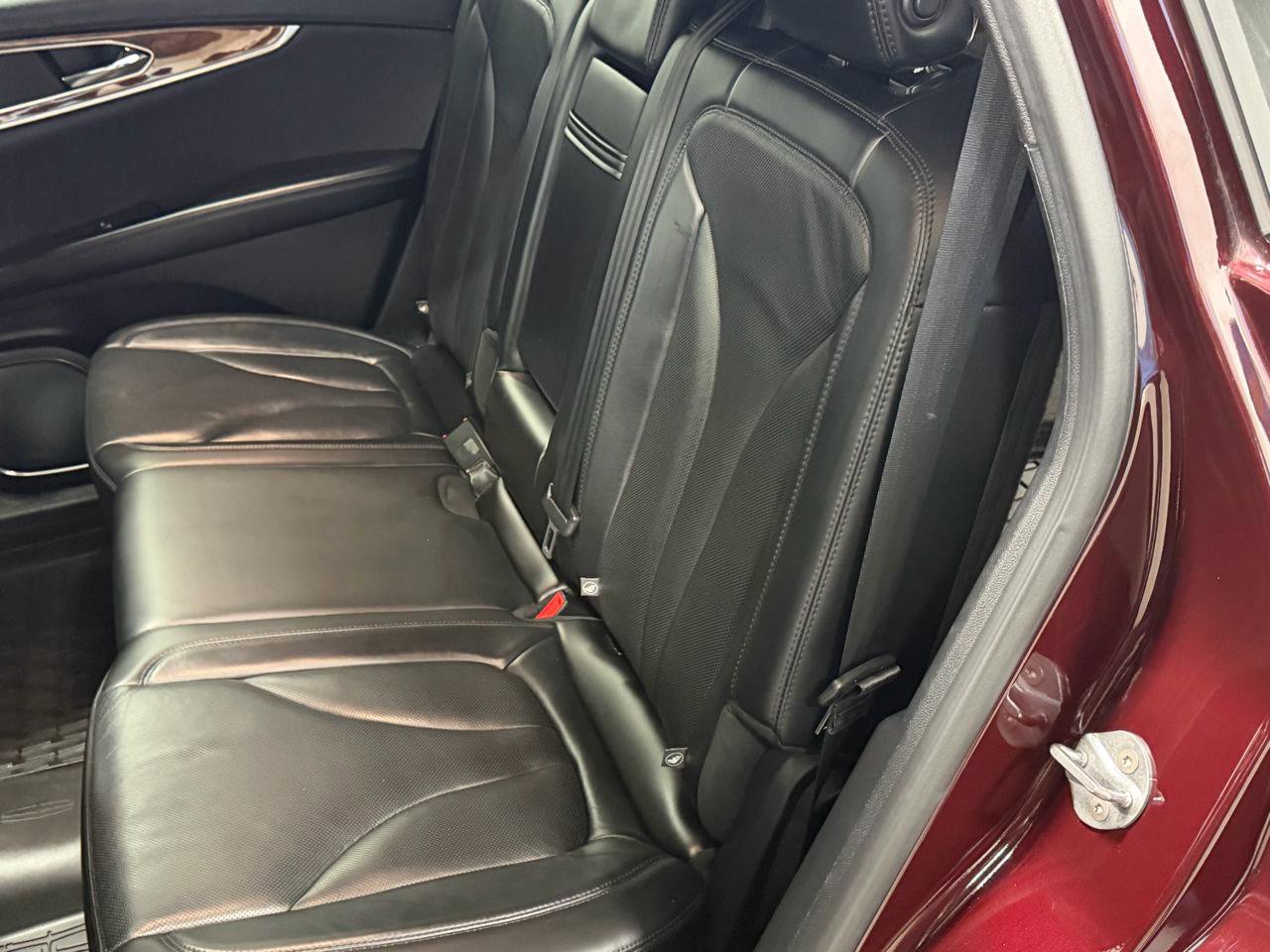 Used 2018 Lincoln MKX Reserve w/ Driver Assistance Package AWD/4WD image 13