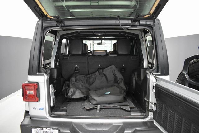 Used 2022 Jeep Wrangler Unlimited Sahara w/ Cold Weather Group image 37