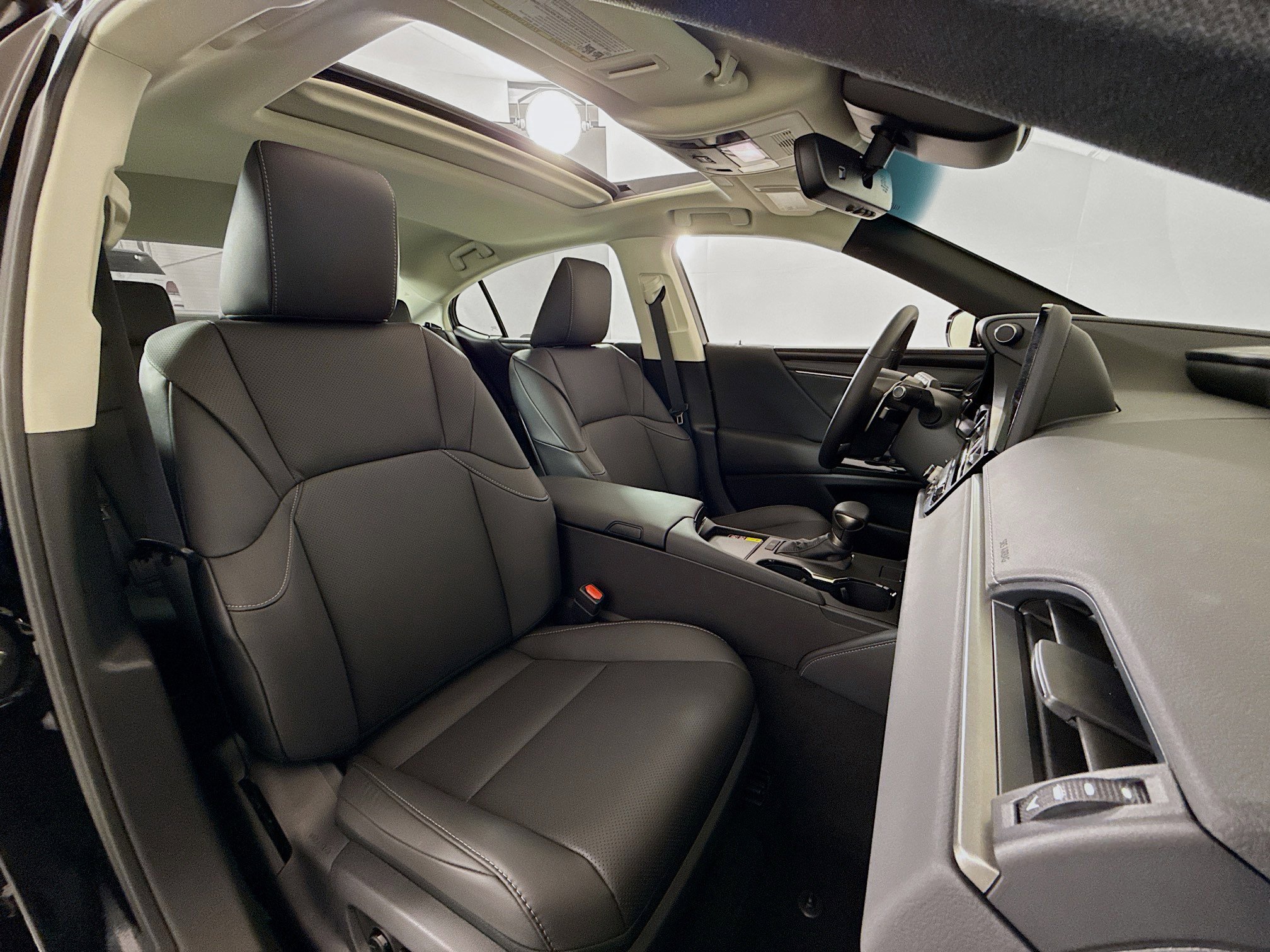 Used 2025 Lexus ES 350 350 w/ Premium Package image 25