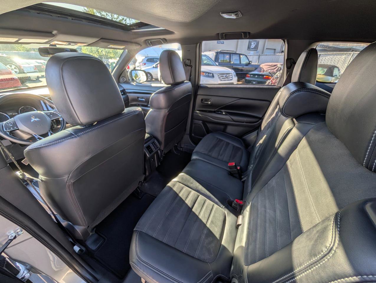 Used 2019 Mitsubishi Outlander SEL AWD/4WD image 7