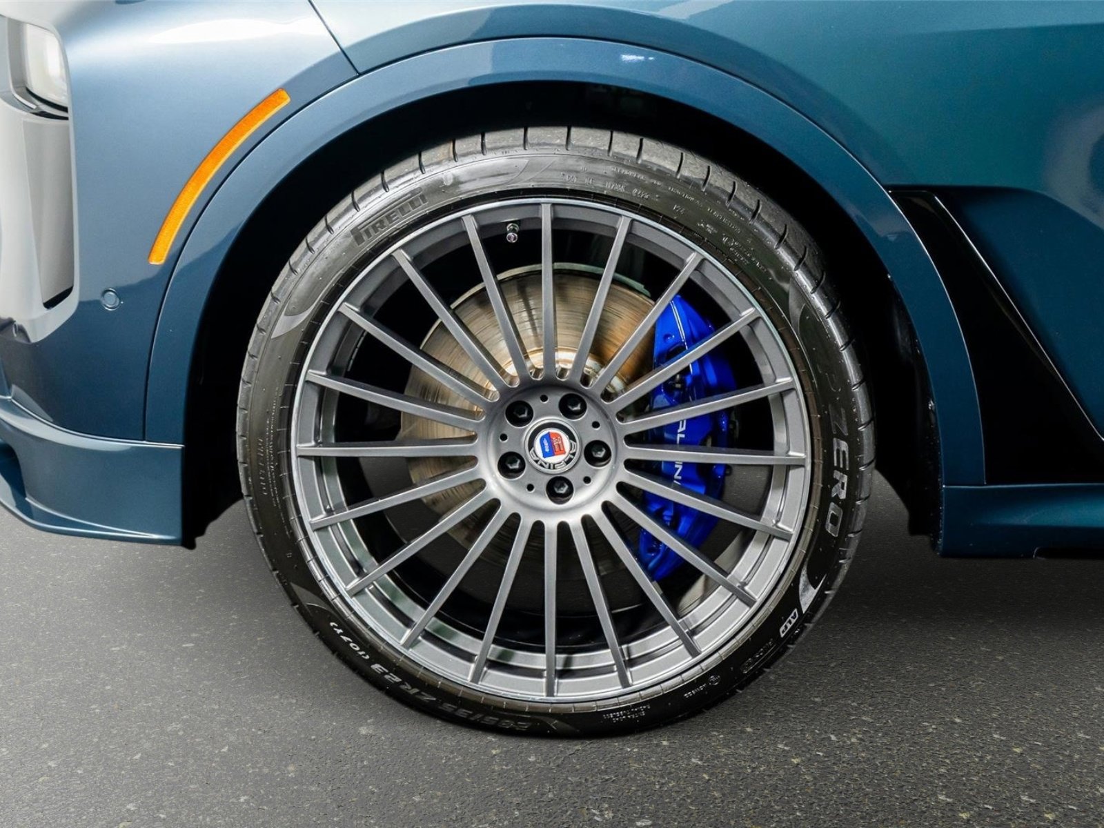 Used 2025 BMW ALPINA XB7 AWD/4WD image 17