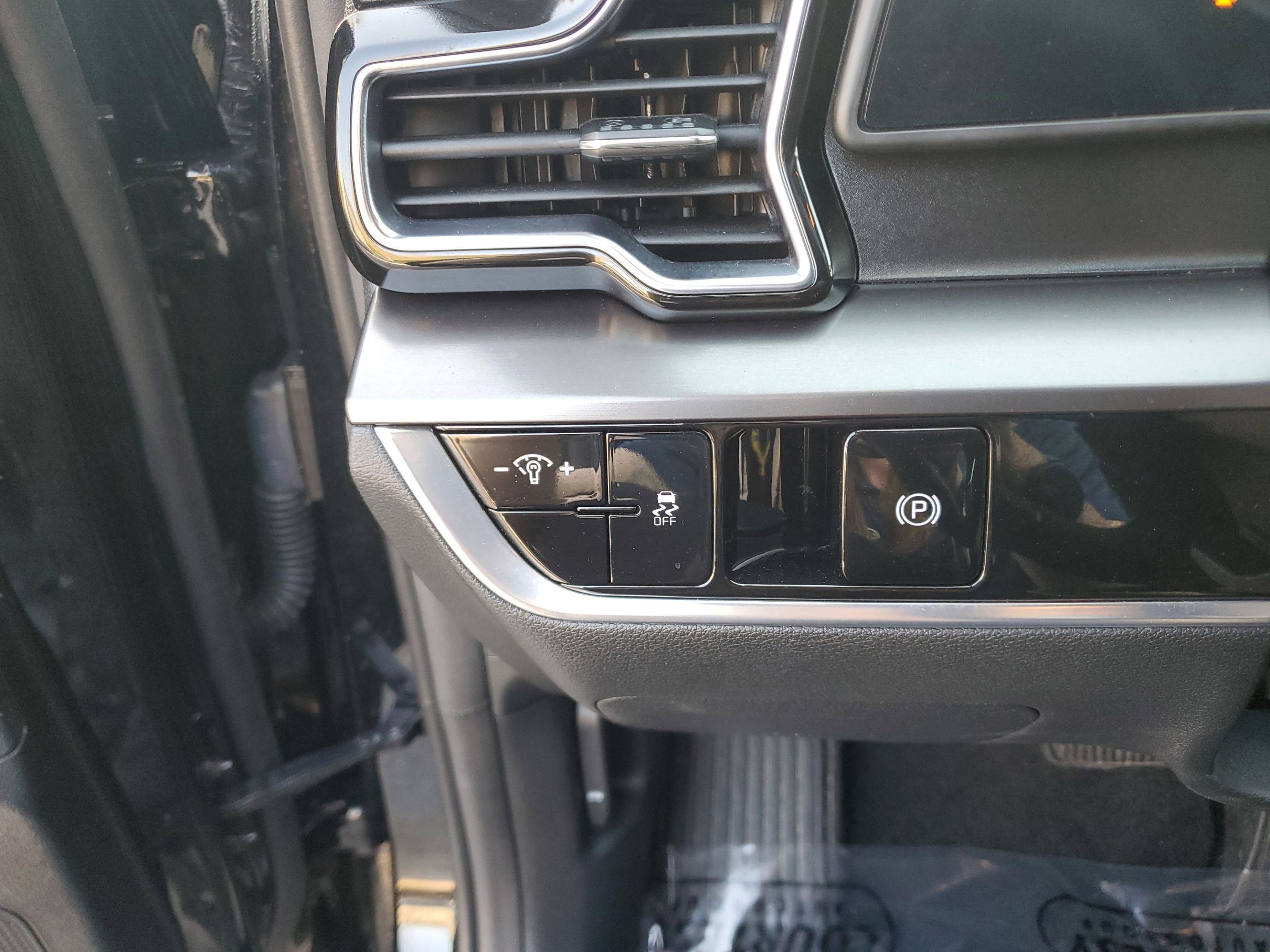 Certified 2023 Kia Sportage EX image 31