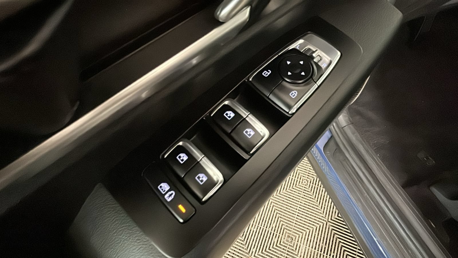 Used 2024 Kia Telluride S AWD/4WD image 13