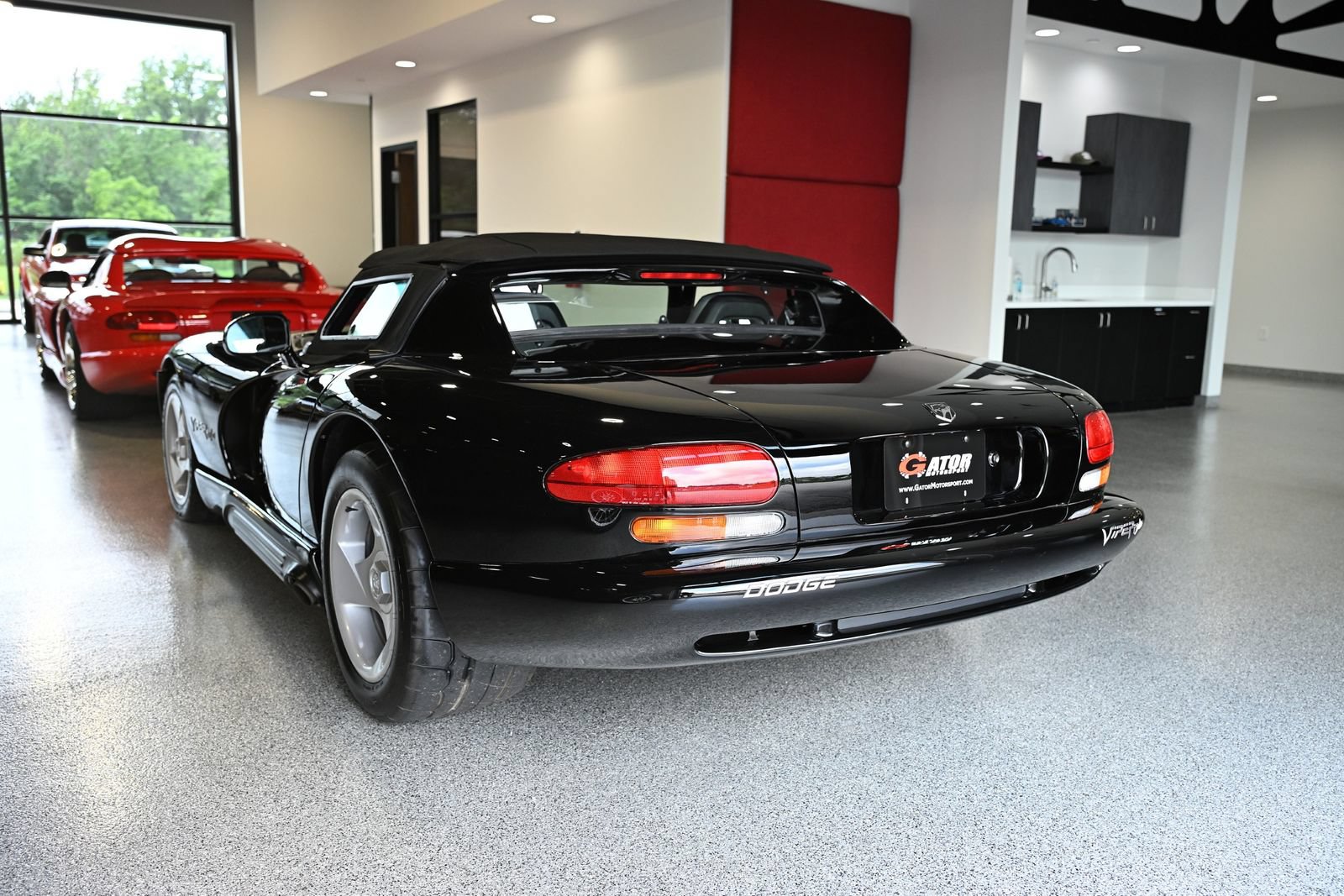 Used 1994 Dodge Viper RT/10 RWD image 3