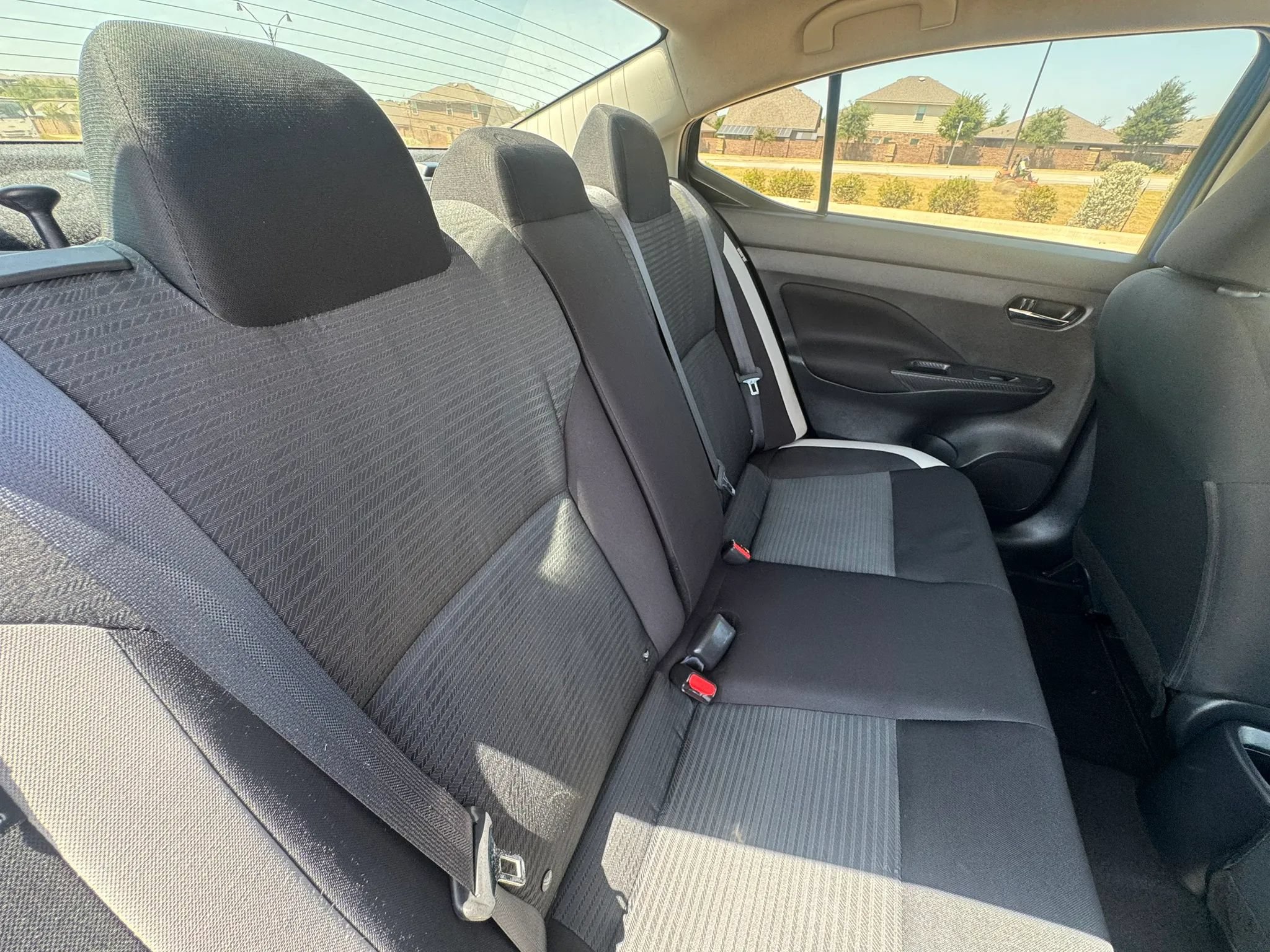 Used 2021 Nissan Versa SV FWD image 34