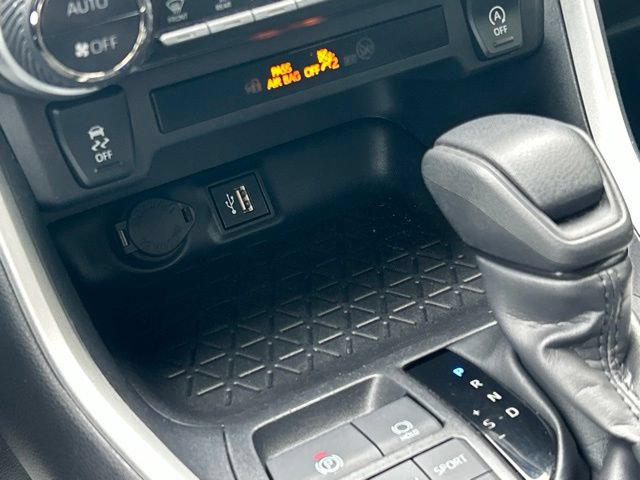 Used 2025 Toyota RAV4 XLE AWD/4WD image 68