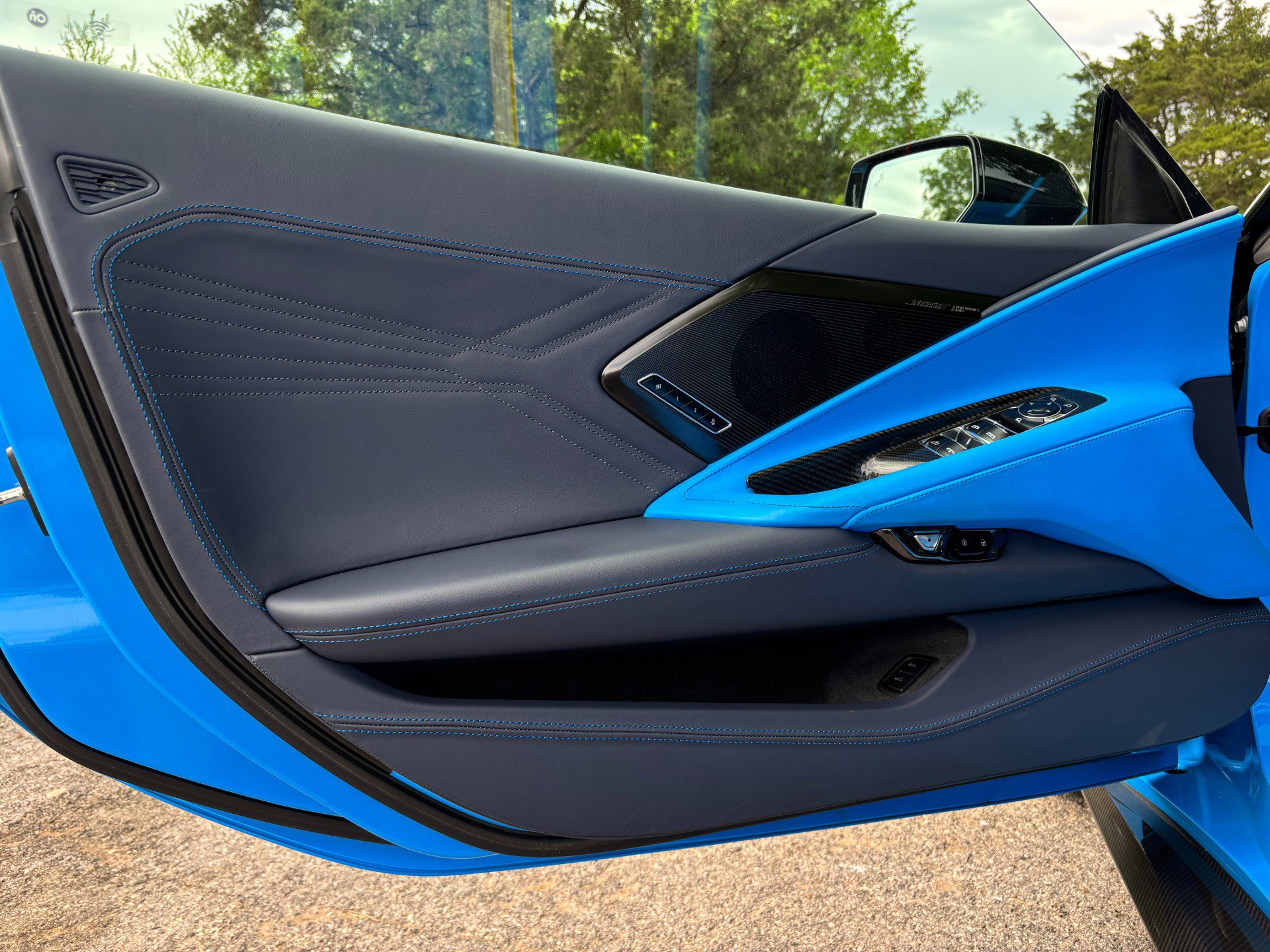 Used 2025 Chevrolet Corvette Z06 RWD image 46