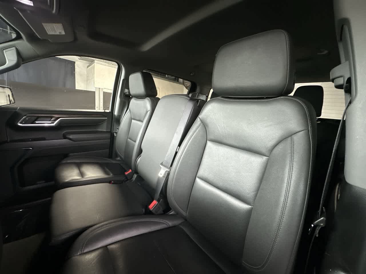 Used 2025 GMC Sierra 1500 SLT AWD/4WD image 14