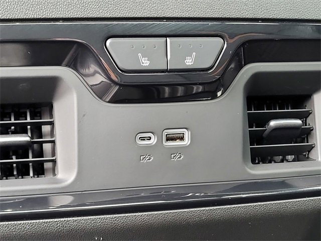 Used 2025 GMC Sierra 2500 AT4 image 17