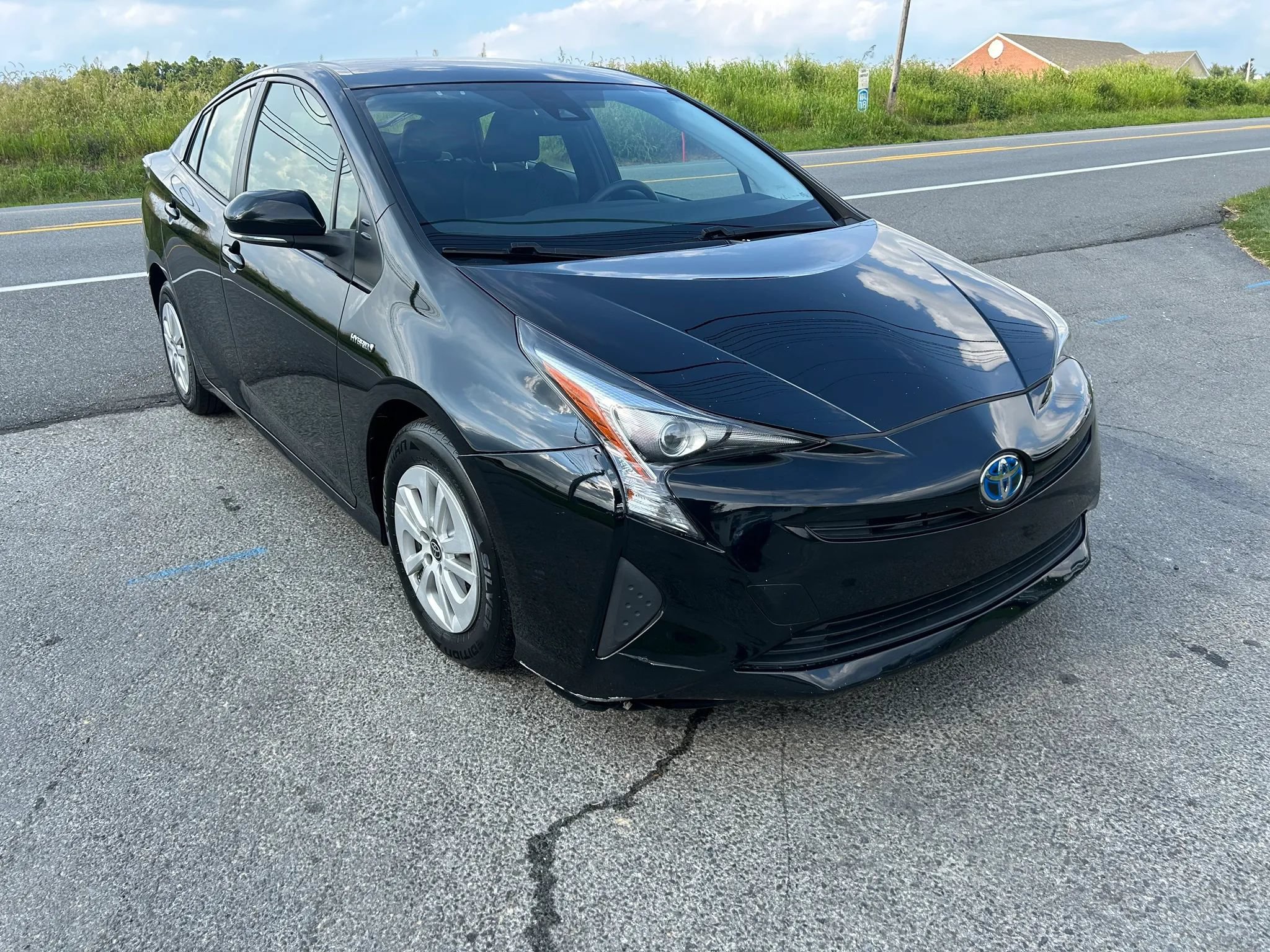 Used 2017 Toyota Prius Four FWD image 3