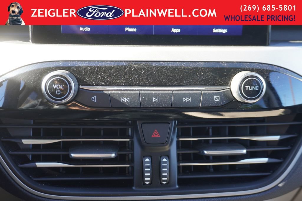 Used 2022 Ford Escape SE image 19
