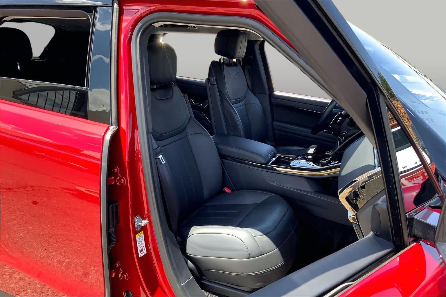 Used 2023 Land Rover Range Rover Sport SE AWD/4WD image 8