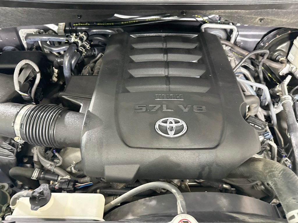 Used 2018 Toyota Sequoia Limited w/ Safety & Convenience Package AWD/4WD image 36