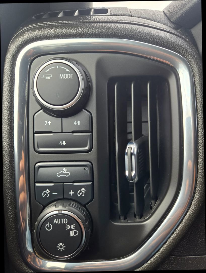 Used 2023 Chevrolet Silverado 3500 LT image 26