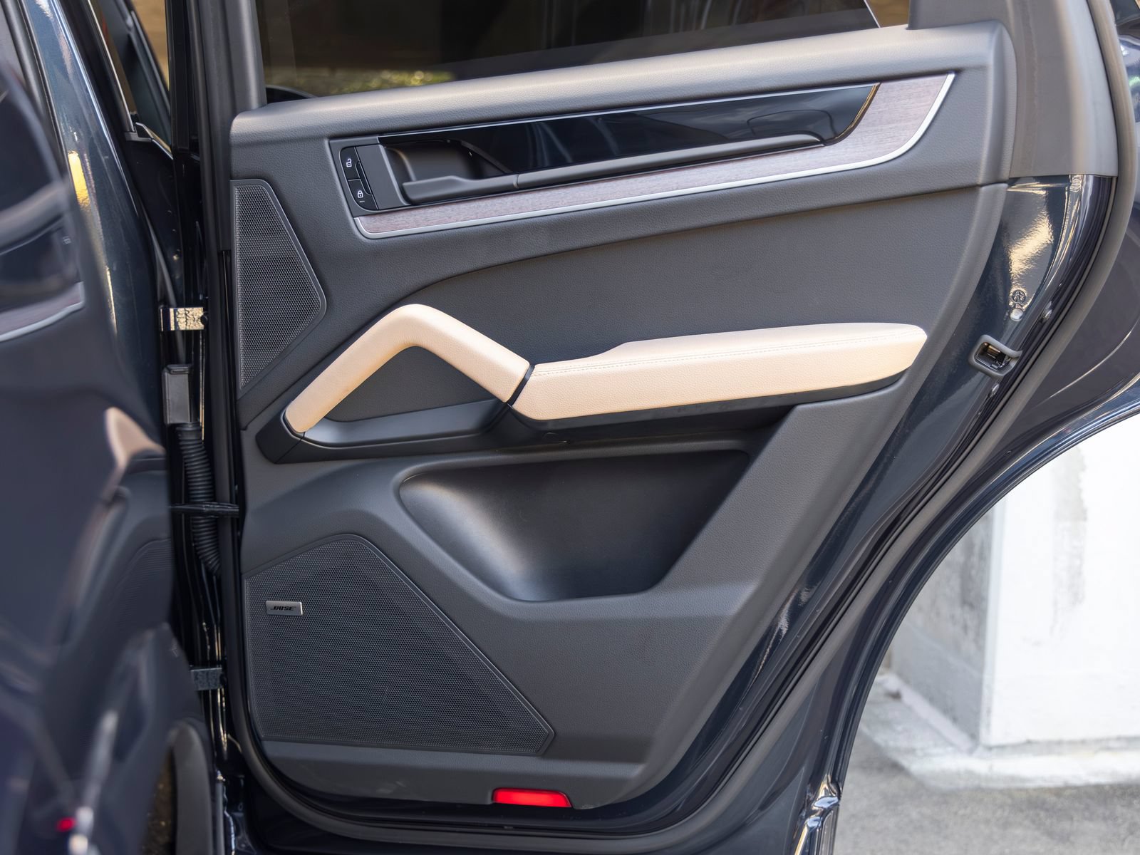 Certified 2025 Porsche Cayenne AWD/4WD image 56