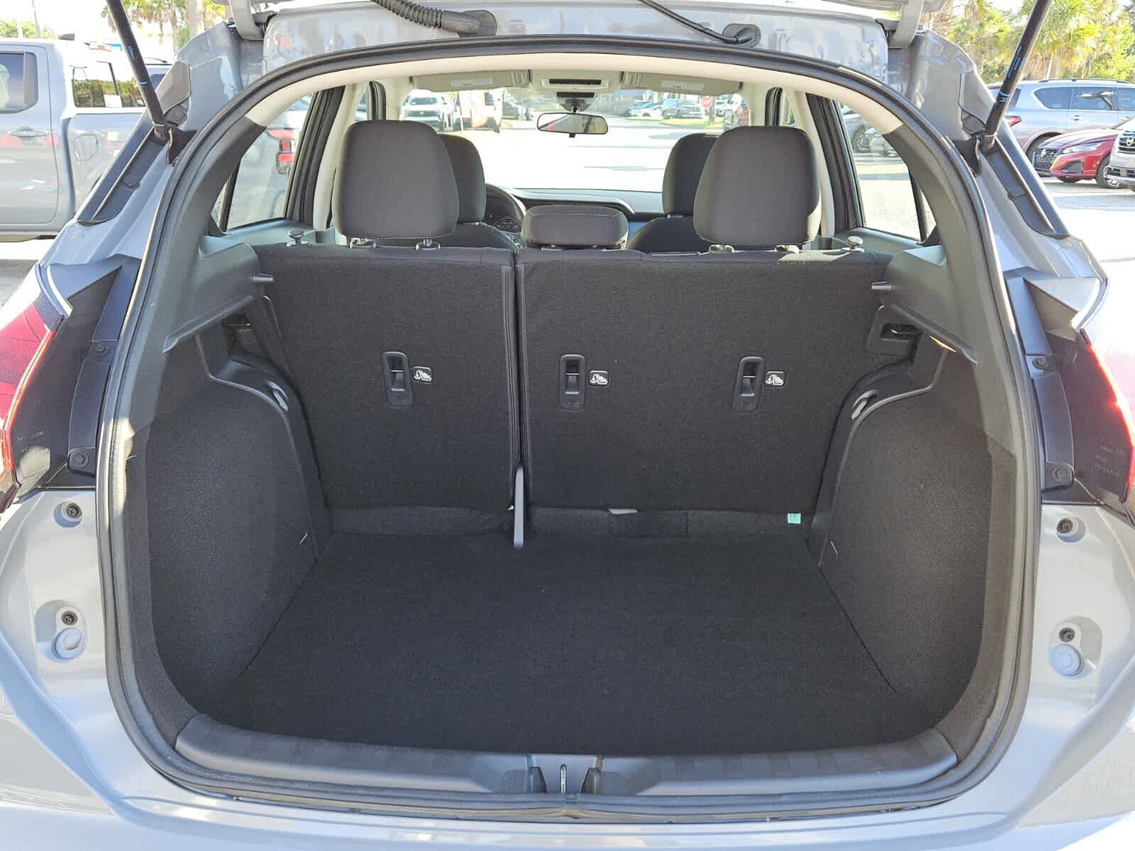 Used 2023 Nissan Kicks SV FWD image 6