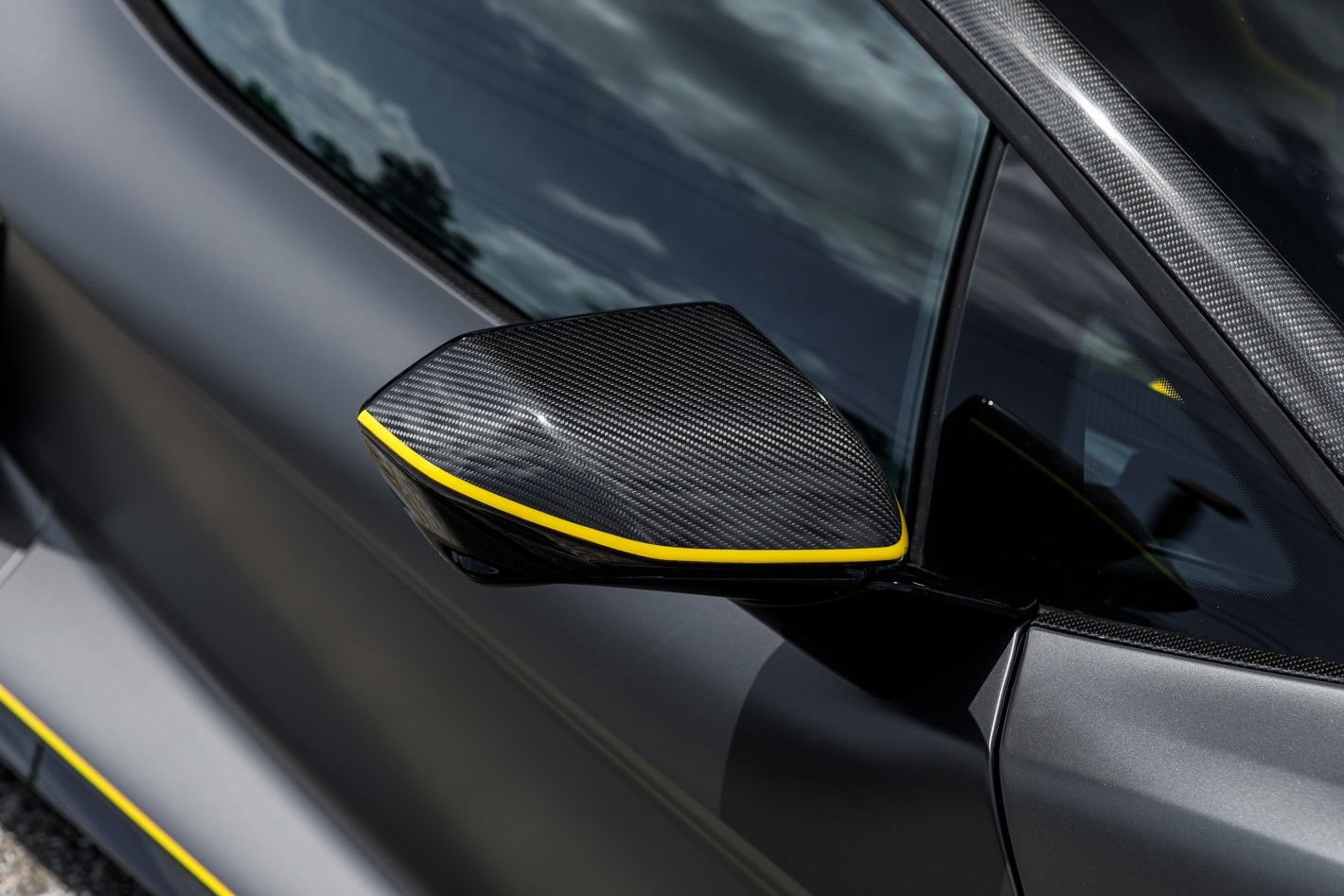 Used 2025 Lamborghini Revuelto AWD/4WD image 30