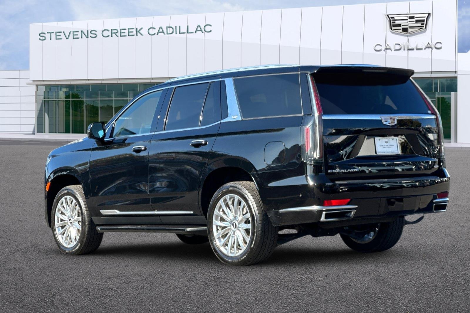 Certified 2024 Cadillac Escalade Premium Luxury image 5