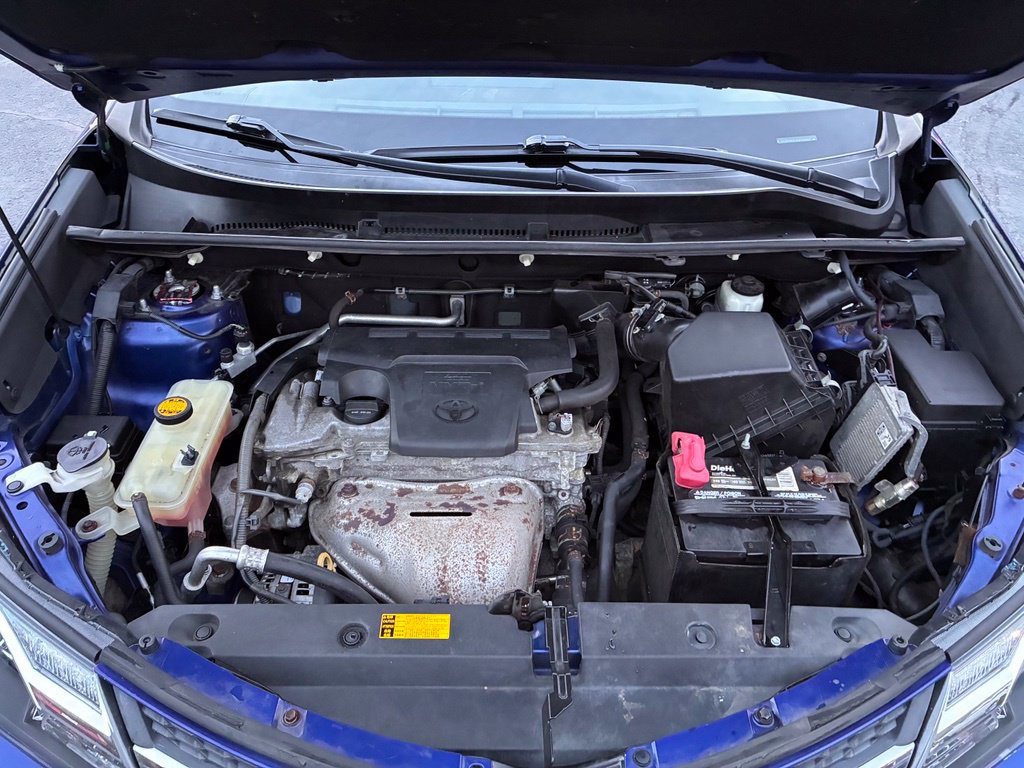 Used 2014 Toyota RAV4 XLE AWD/4WD image 9