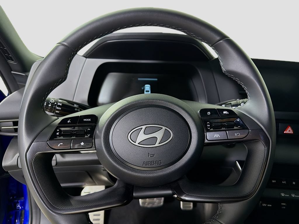 Used 2025 Hyundai Elantra Sport FWD image 14