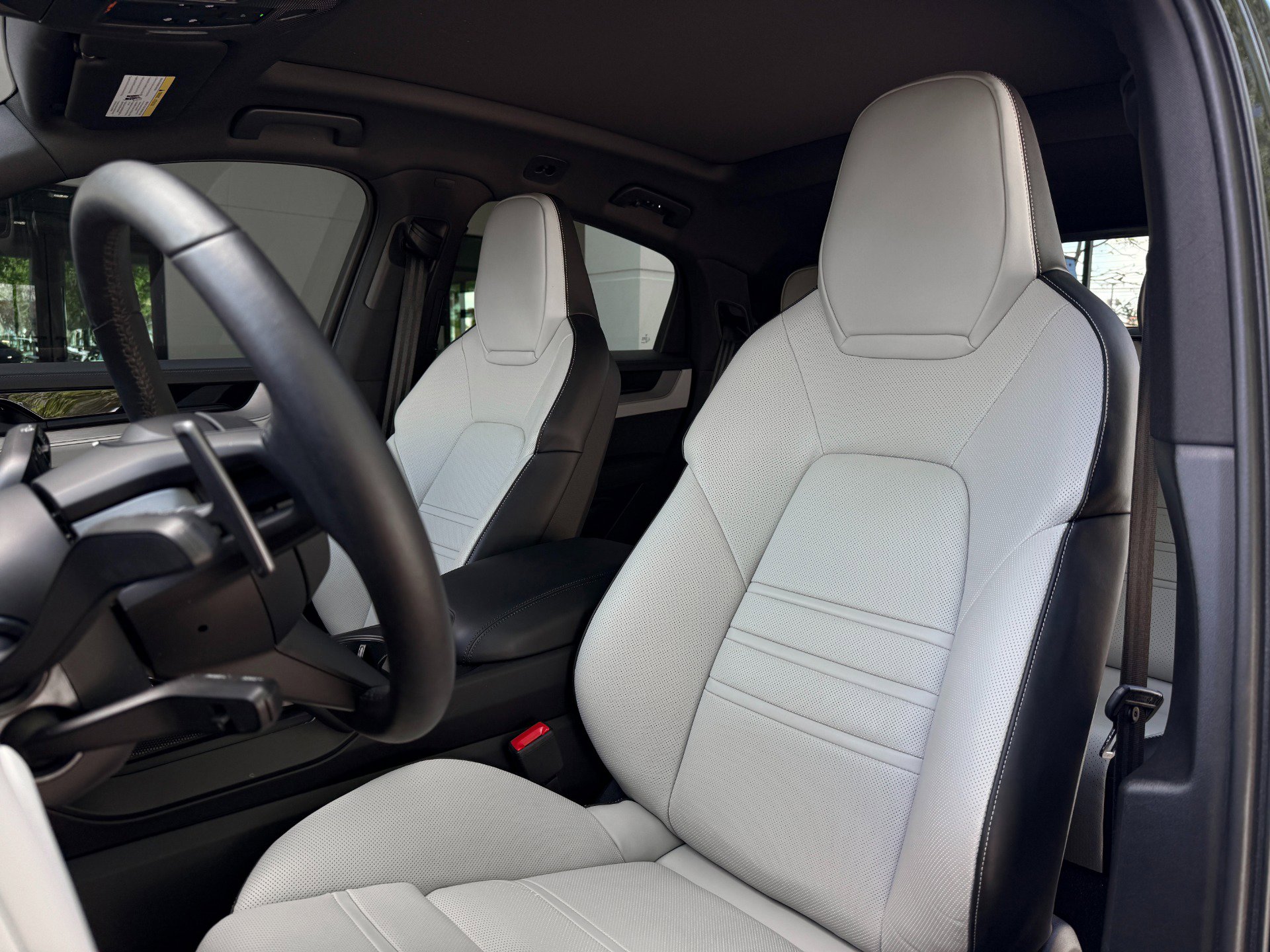 Used 2025 Porsche Cayenne S AWD/4WD image 26