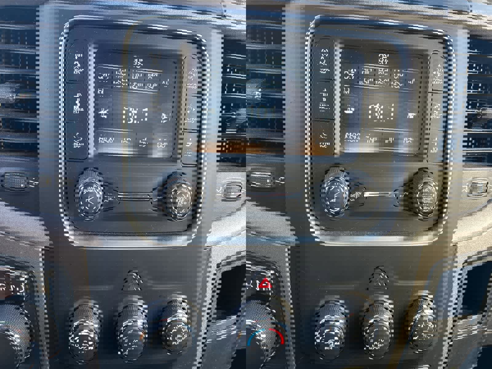 Used 2018 RAM 1500 Express image 35