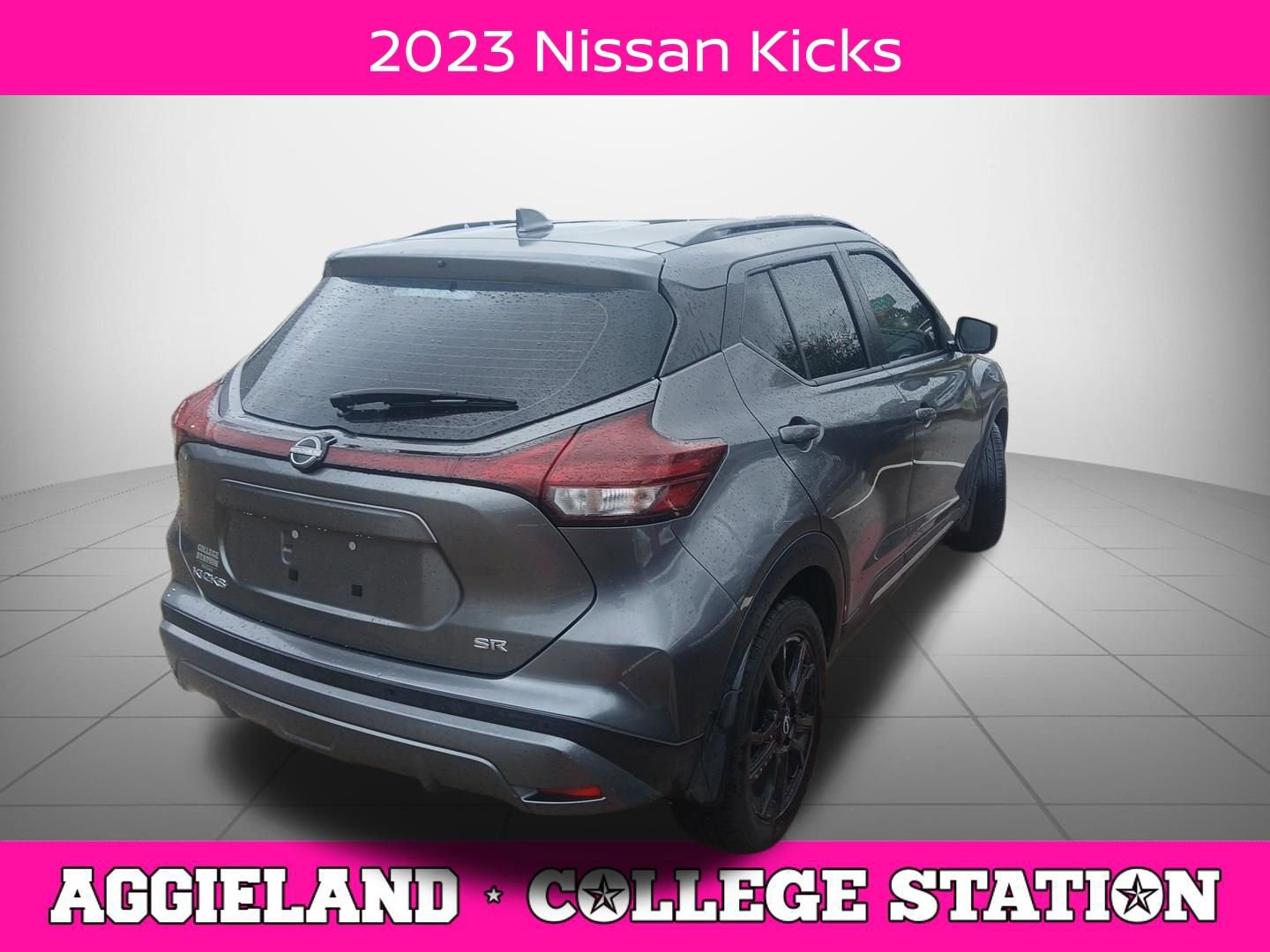 Used 2023 Nissan Kicks SR w/ SR Premium Package FWD image 2