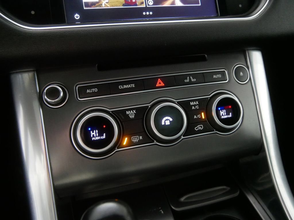 Used 2016 Land Rover Range Rover Sport SE image 29