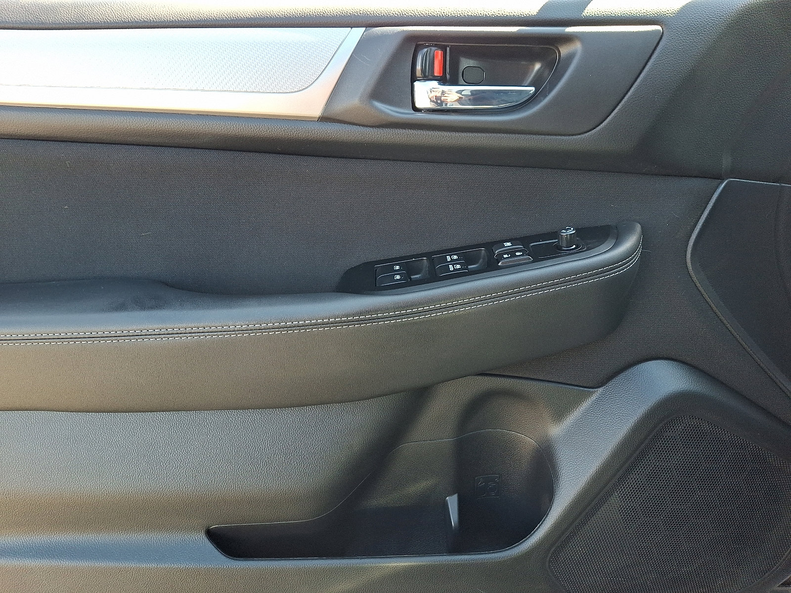 Used 2019 Subaru Outback 2.5i Premium image 13