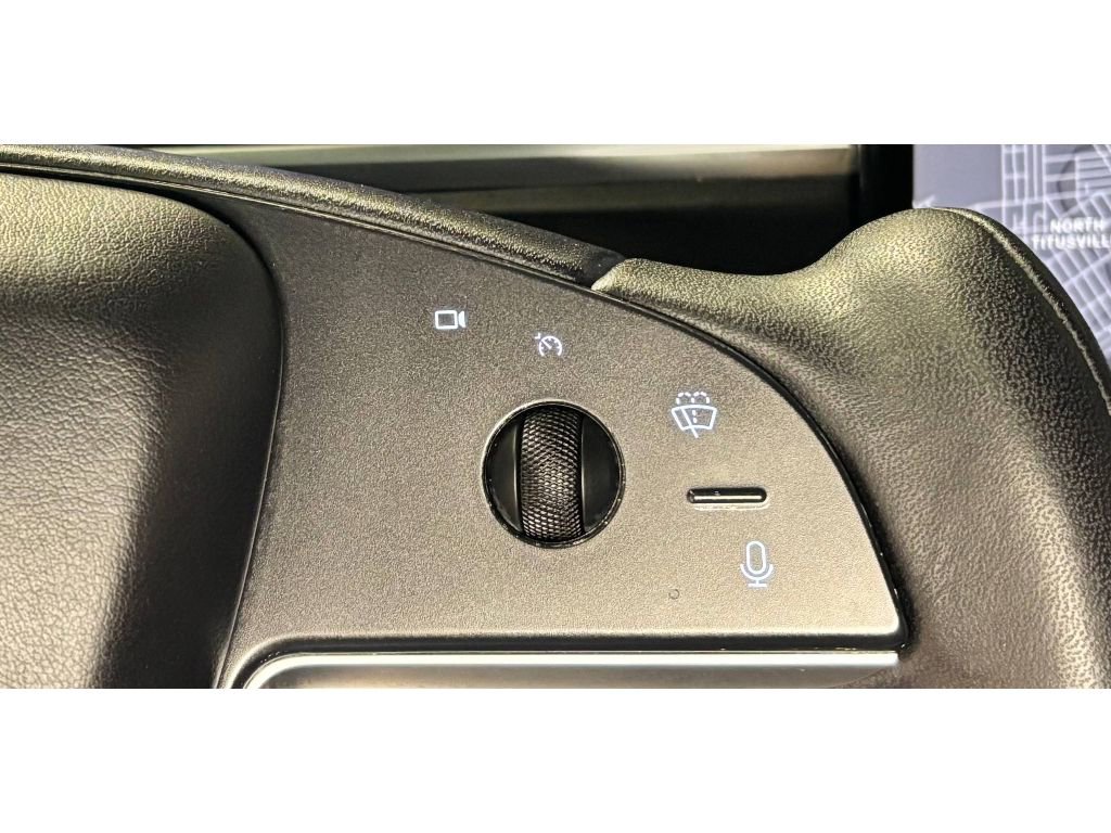 Used 2024 Tesla Model X image 28