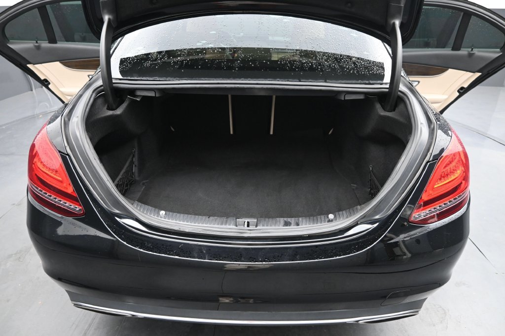 Used 2019 Mercedes-Benz C 300 Sedan image 23