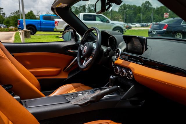 Used 2020 FIAT 124 Spider Lusso w/ Convenience Group RWD image 8