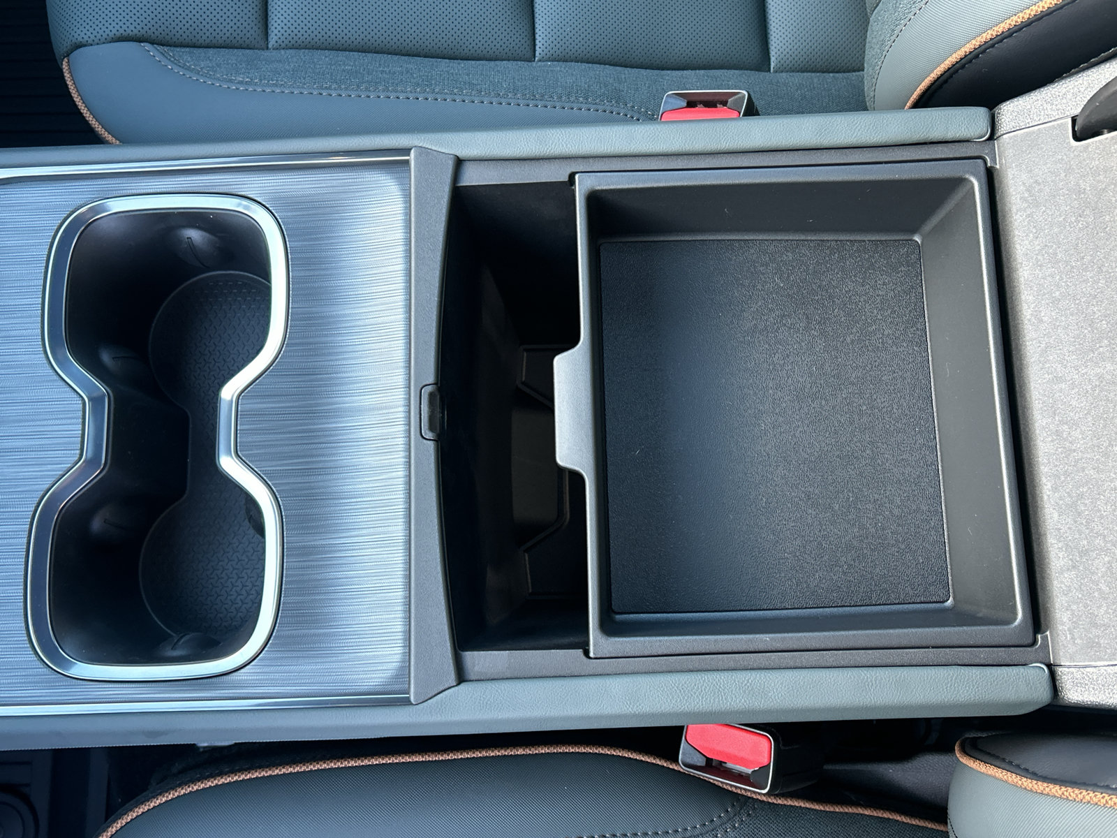 New 2027 GMC Acadia AT4 w/ Luxury Package AWD/4WD image 19