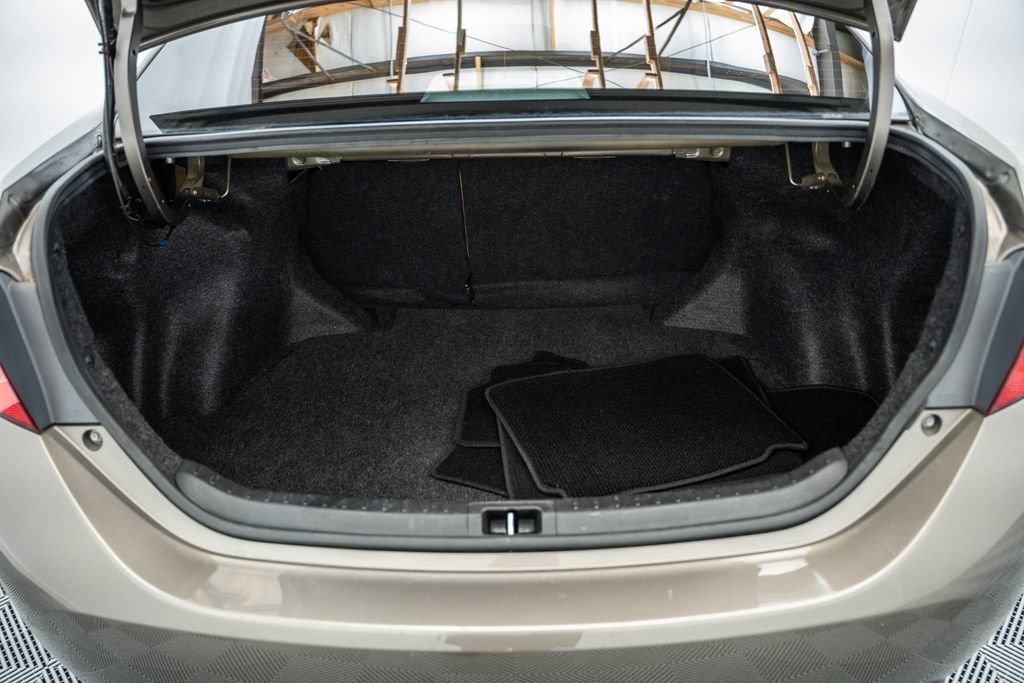 Used 2019 Toyota Corolla LE FWD image 10