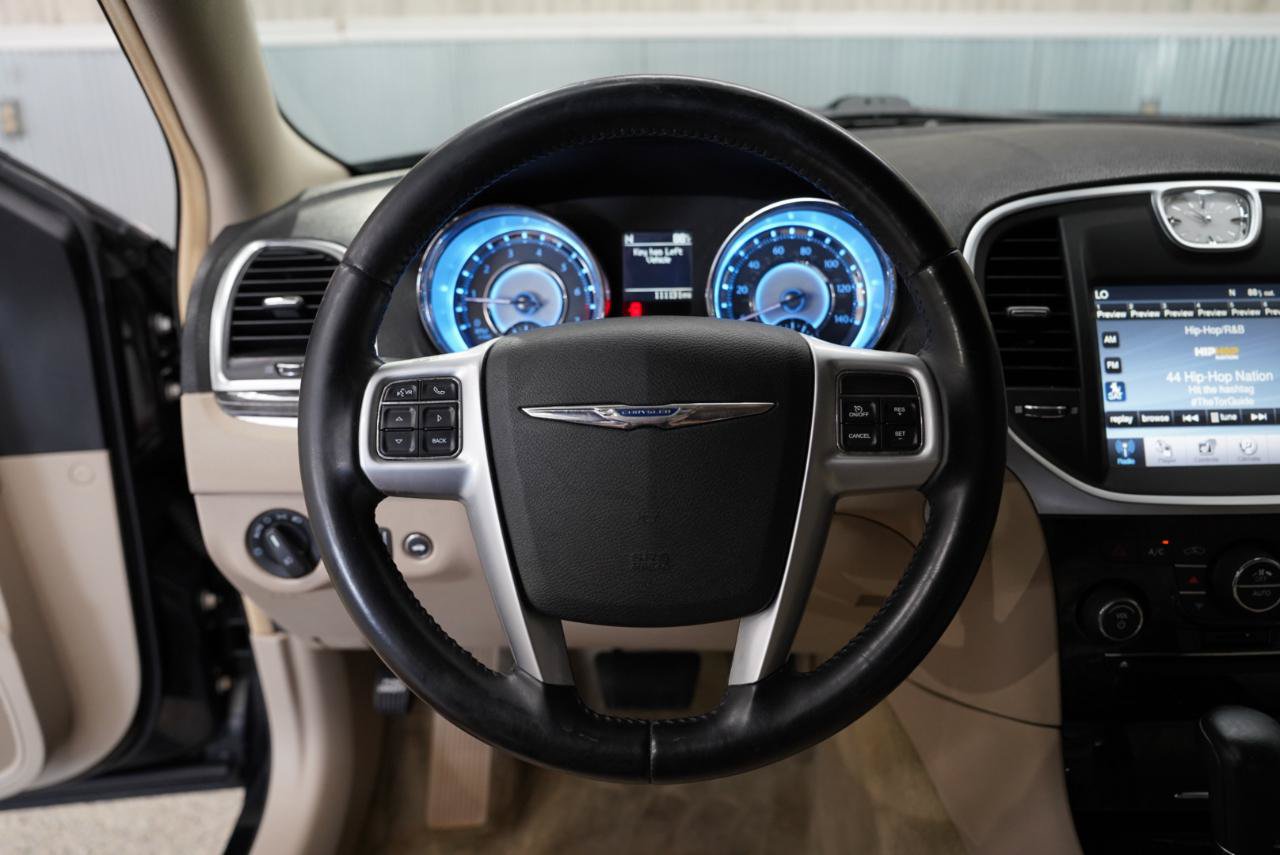 Used 2011 Chrysler 300 Limited RWD image 12