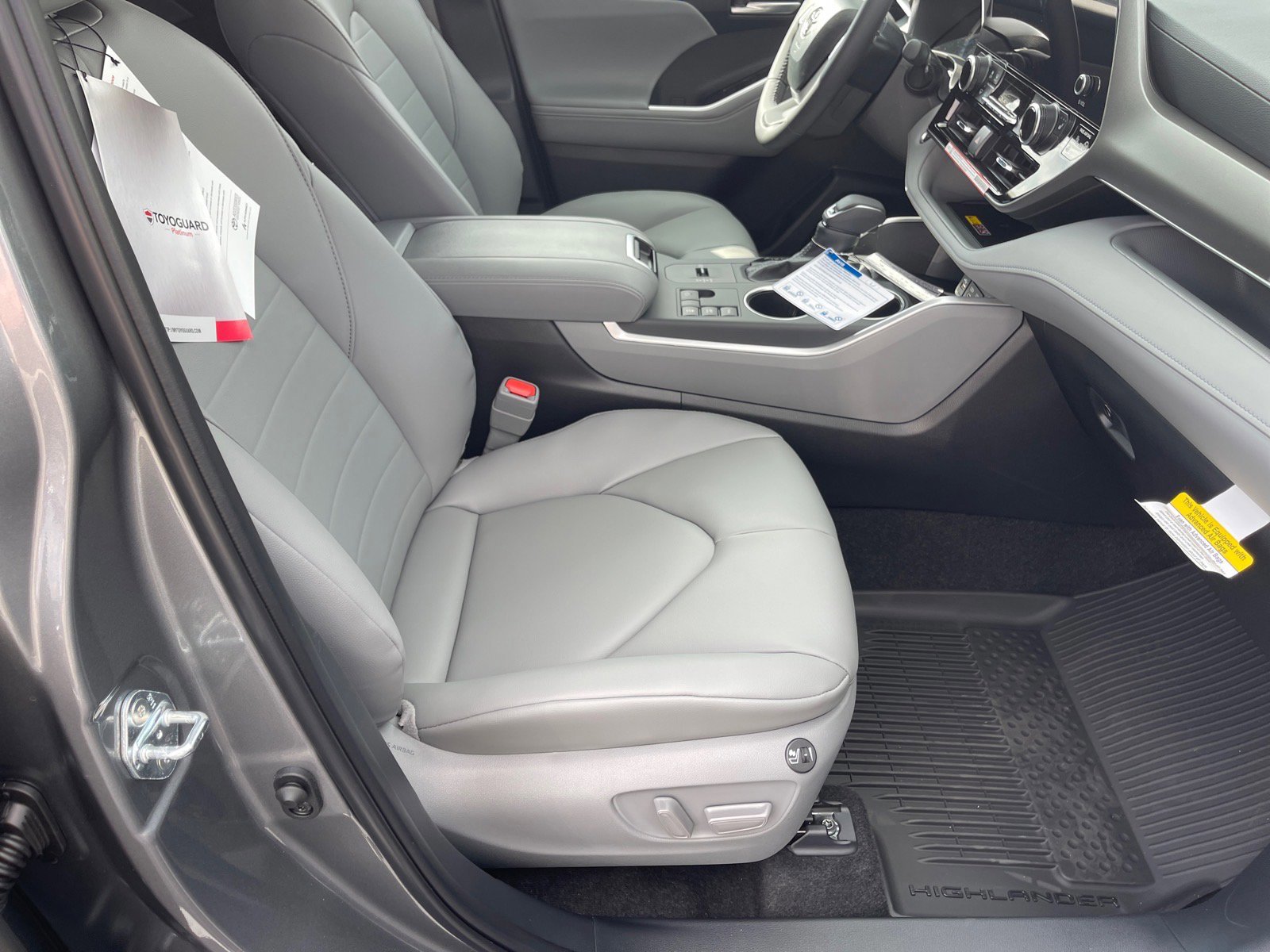 New 2026 Toyota Highlander XLE image 18