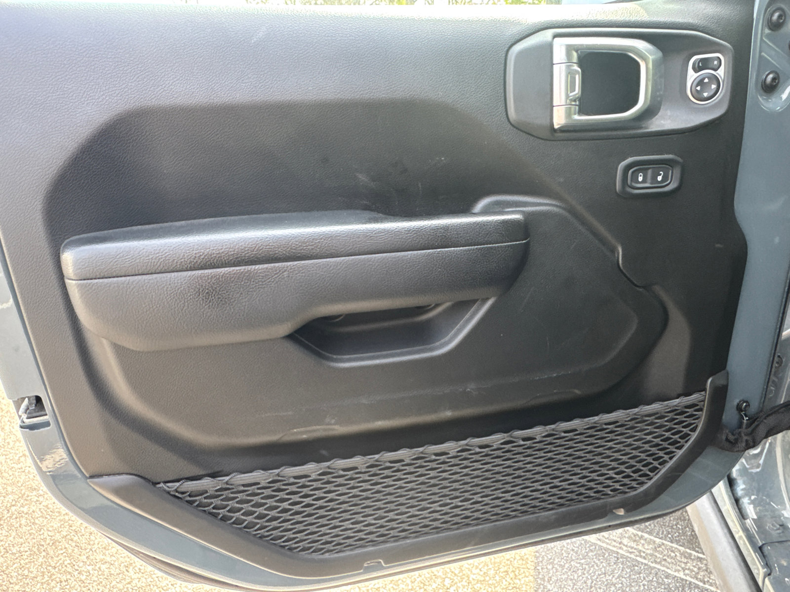 Used 2025 Jeep Wrangler Willys image 10