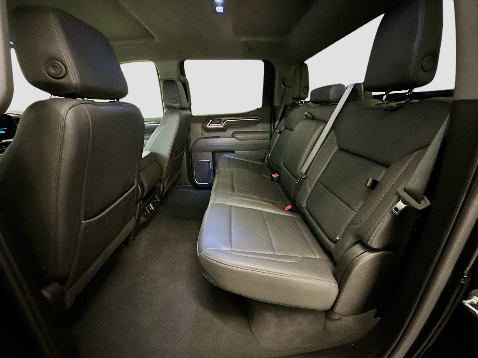 Used 2025 GMC Sierra 1500 SLT image 28